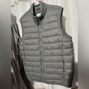 Old Navy Quilted Puffer Vest - Gray
